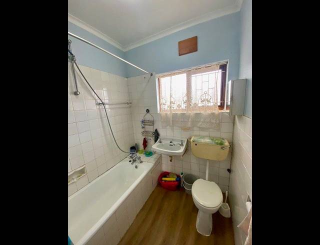 2 BEDROOM APARTMENT FOR SALE IN FISH HOEK